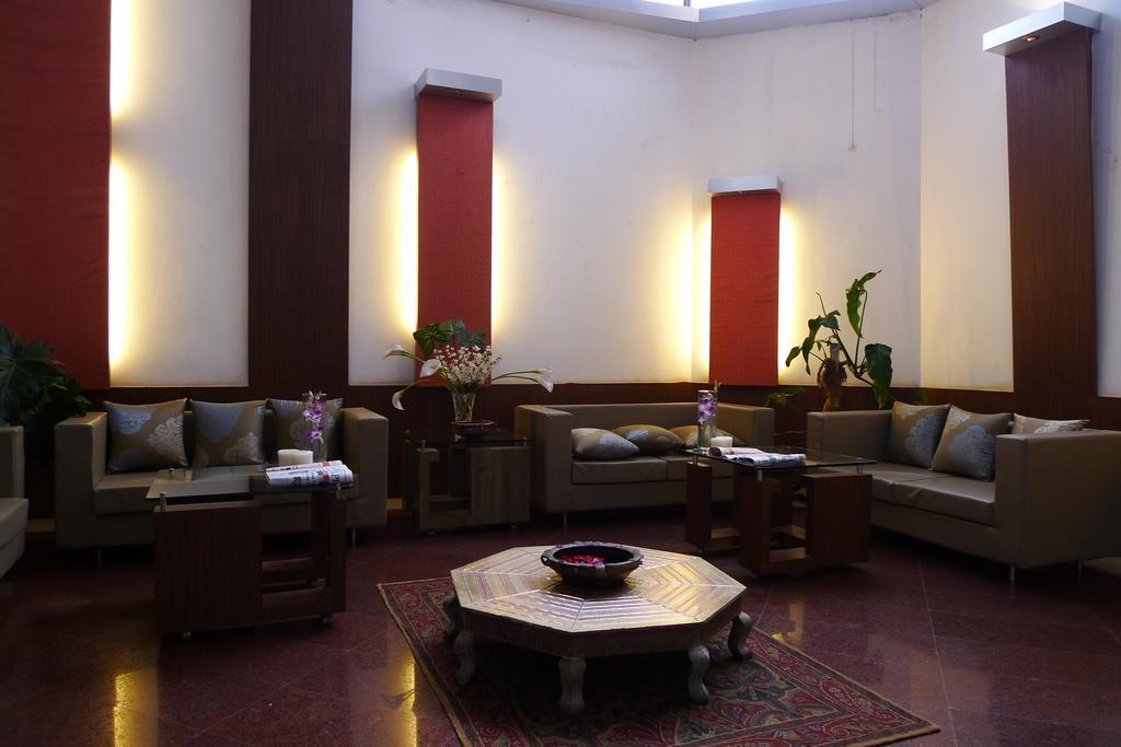 The Hans Hotel Хубли Екстериор снимка