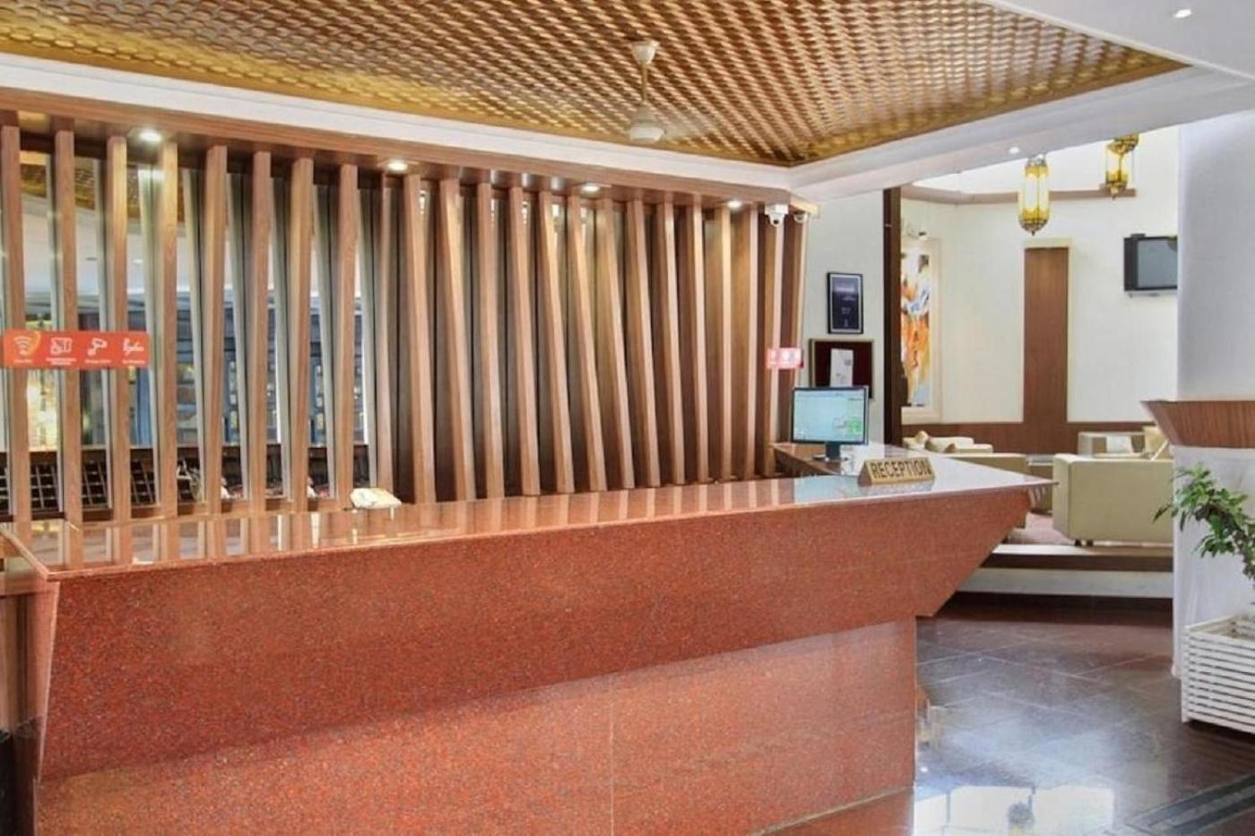The Hans Hotel Хубли Екстериор снимка